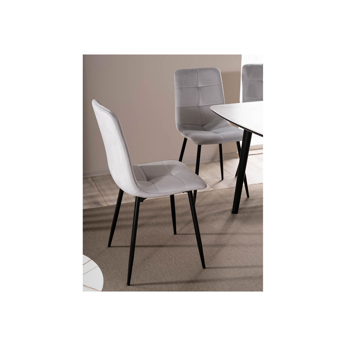 Židle Ivo Velvet světle šedý Bluvel 03, kov černá matná
Židle Ivo Velvet světle šedý Bluvel 03, kov černá matná