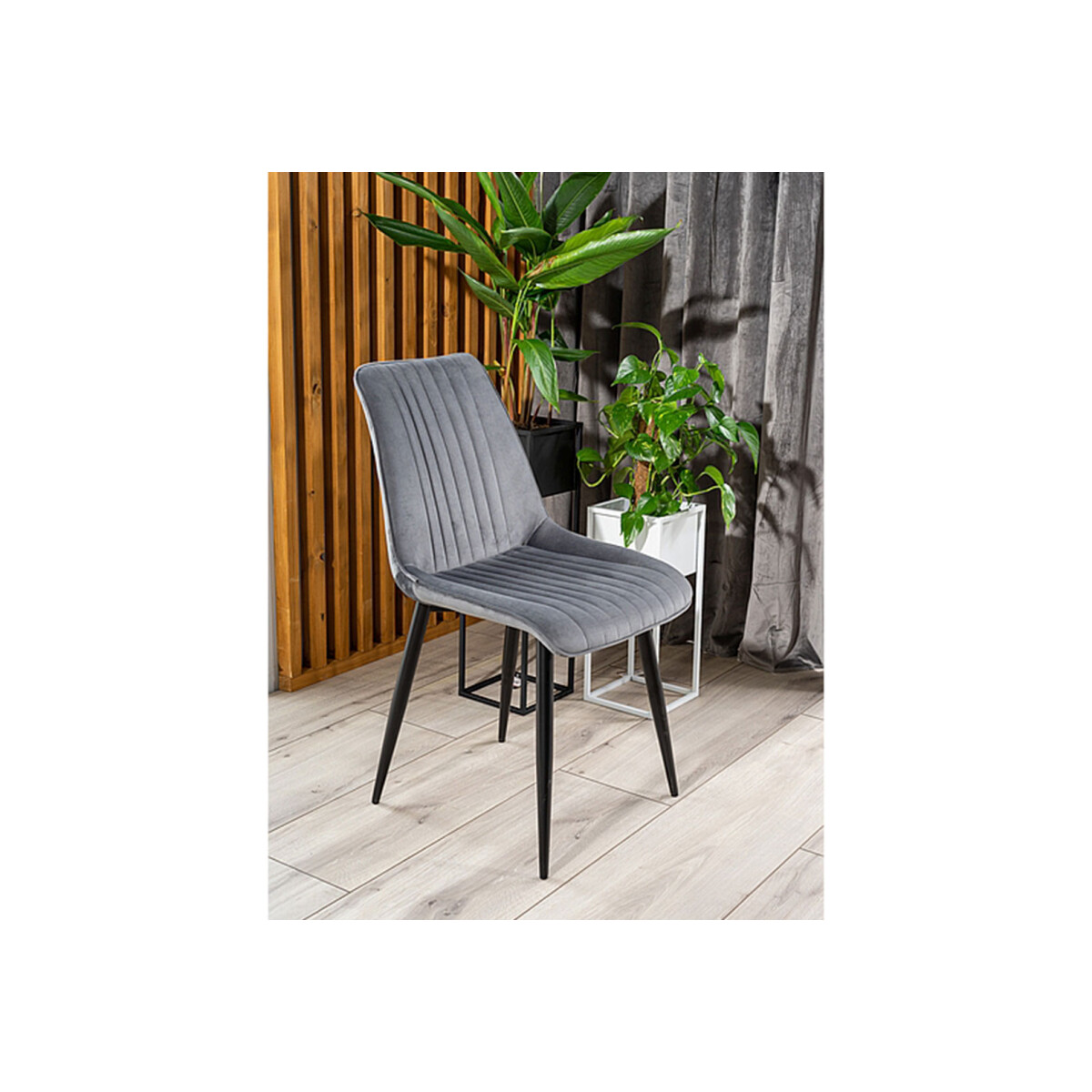 Židle Kim Velvet, šedý Bluvel 14, kov černá matná
Židle Kim Velvet, šedý Bluvel 14, kov černá matná