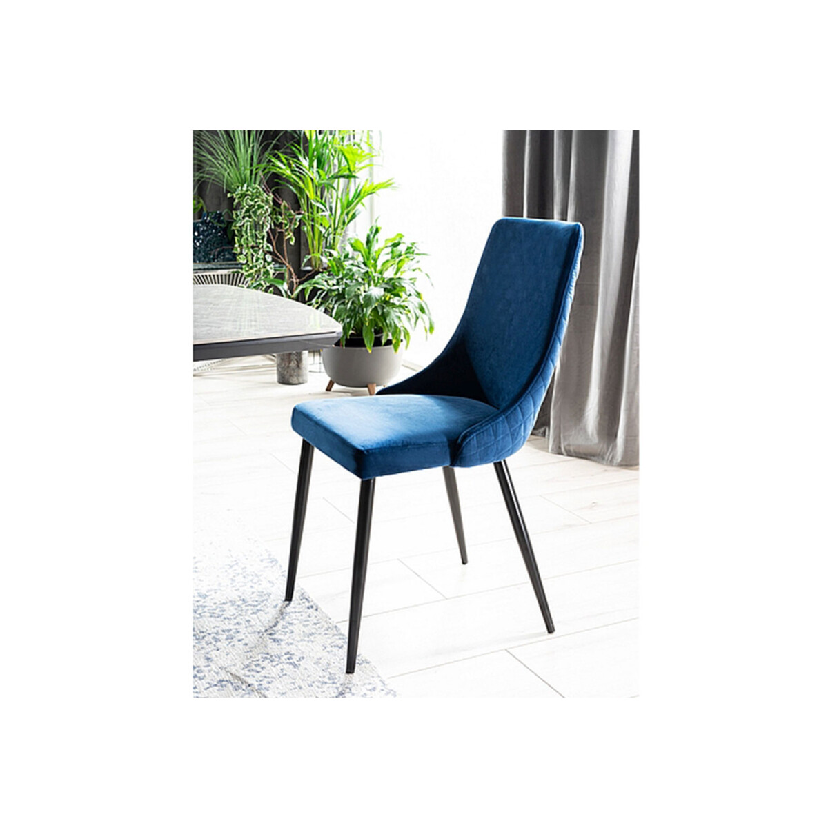 Židle Piano B Velvet tmavě modrá Bluvel 86, kov černá matná
Židle Piano B Velvet tmavě modrá Bluvel 86, kov černá matná