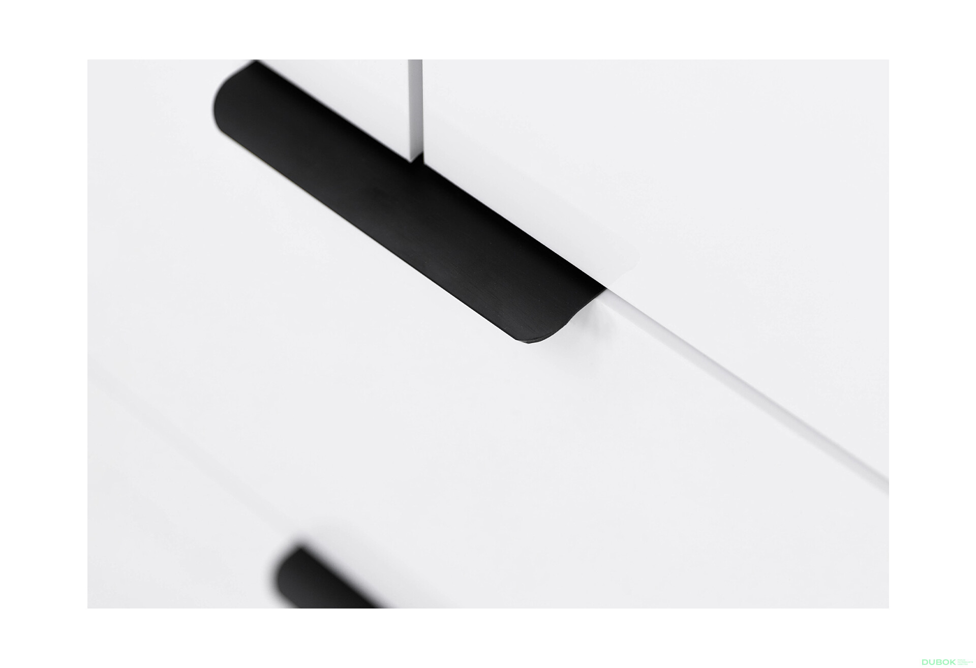 Fotografie 5 - Skříň 2dv 2šx Bez zrcadel bílý lesk Mila