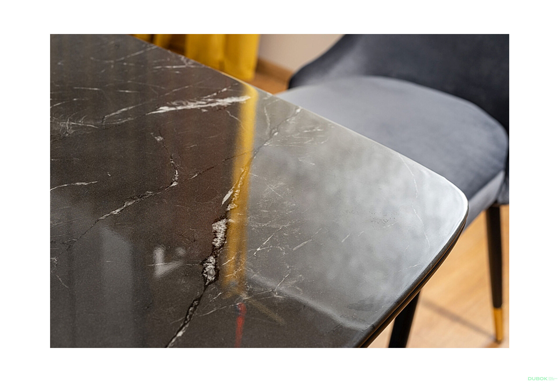 Stůl Cyryl I 140 + 4 židle Piano Velvet kari / šedý - Fotografie 6 Fotografie 6 - Stůl Cyryl I 140 + 4 židle Piano Velvet kari / šedý